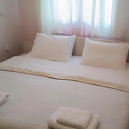 Apartment Overlooking The Acropolis Athens